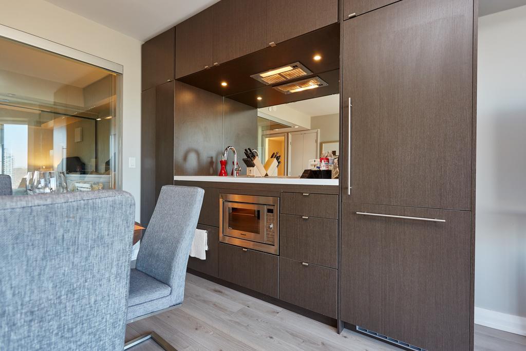 Atlas Suites - Yorkville Furnished Apartments Торонто Номер фото