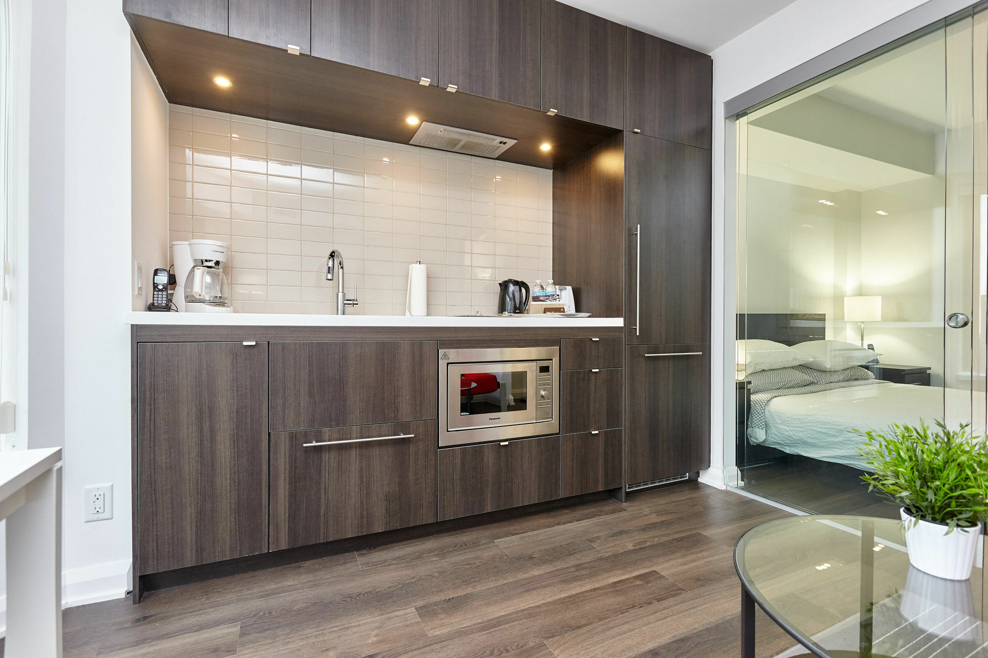 Atlas Suites - Yorkville Furnished Apartments Торонто Экстерьер фото