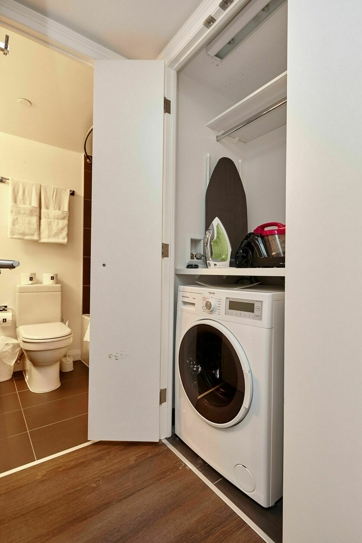 Atlas Suites - Yorkville Furnished Apartments Торонто Экстерьер фото